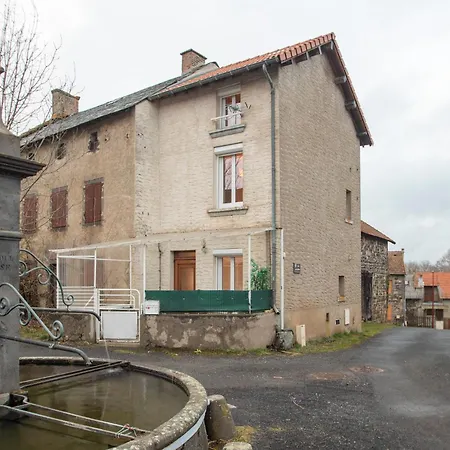 Holiday home La Fontaine Des Volcans *