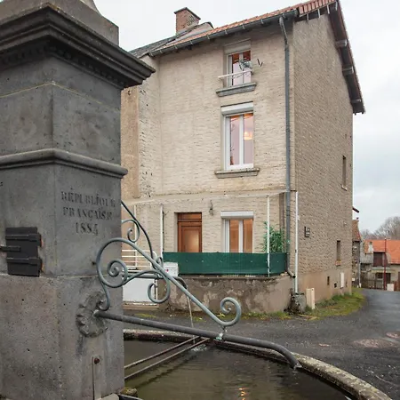 La Fontaine Des Volcans *