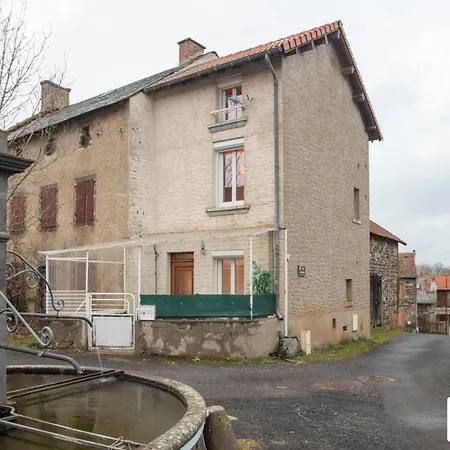 La Fontaine Des Volcans Semesterbostad